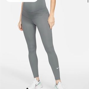 Nike One Women's High-Waisted Leggings (Maternity)) Size Small (2-4)